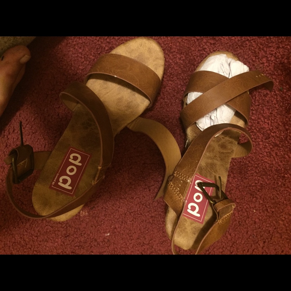 Brand New Wedge heels , tan/brown